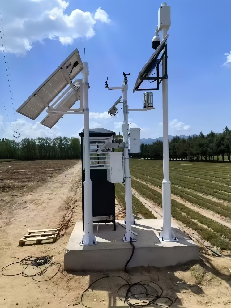 Soil moisture and nutrient sensor system powered by solar kit