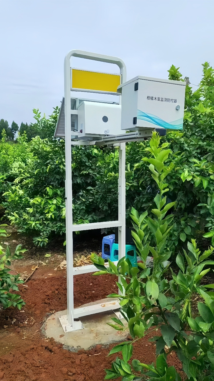 Solar-powered orchard monitoring station for pest detection and micro-climate data collection in citrus rows