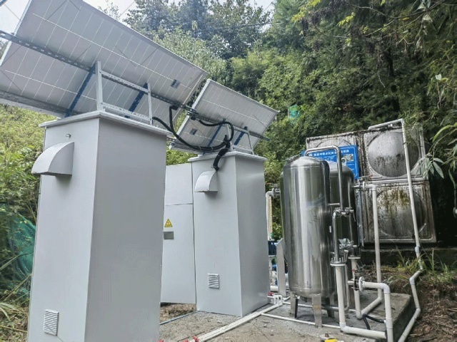 An off-grid solar power system supporting ozone filtration pump operations in Wenzhou’s manufacturing facility, ensuring clean and stable electricity for sustainable industrial processes