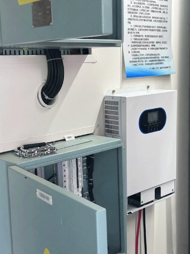 Marine solar power system installed on crew cabins by Shenzhen Kongfar Technology in China, offering reliable off-grid vessel energy and LiFePO₄ solar storage