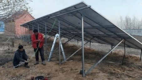 off-grid solar PV structure installation at a telecom base station site to ensure mechanical stability under desert wind conditions in Yulin