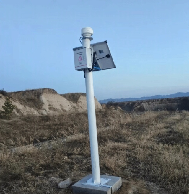 Wind–solar hybrid power system for GNSS ground deformation monitoring featuring sealed energy storage for reliable off-grid operation in cold mountainous environments