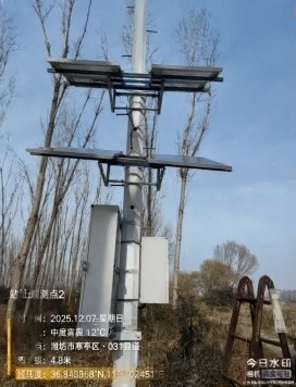 Pole-mounted multi-panel solar array for river-channel monitoring in Weifang, Shandong, China demonstrates that reliable off-grid telemetry continuity depends on balanced structural deployment, adequate storage autonomy, and stable solar recovery design under seasonal humidity, dust exposure, and distributed field-service constraints