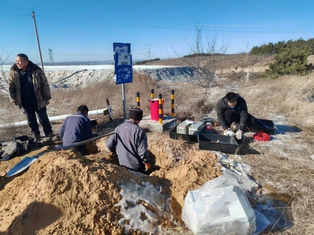 field installation process for river monitoring solar power infrastructure in Heilongjiang China demonstrates that storage-first off-grid deployment remains feasible under frozen ground, snow-covered terrain, low-temperature construction conditions, and distributed riverbank installation constraints