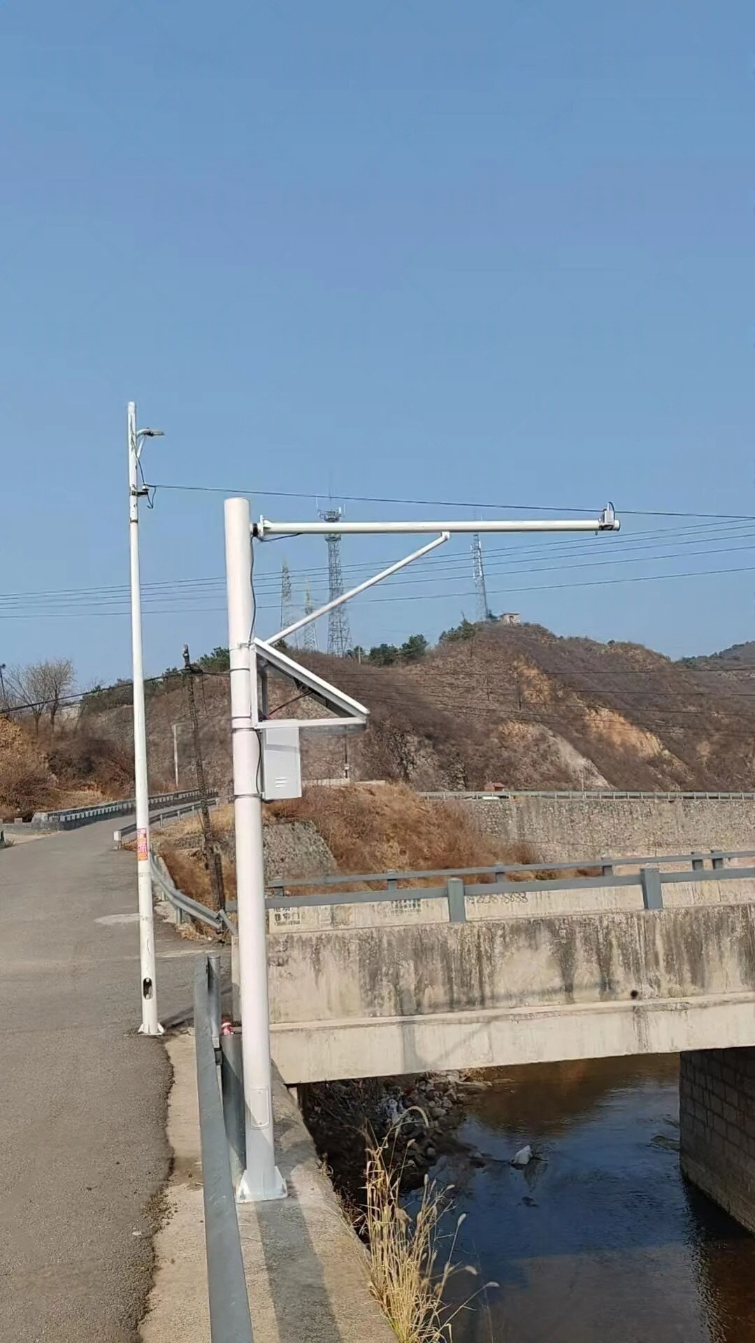 Solar Power Supply System For Water Level Monitoring In Chengde River Infrastructure