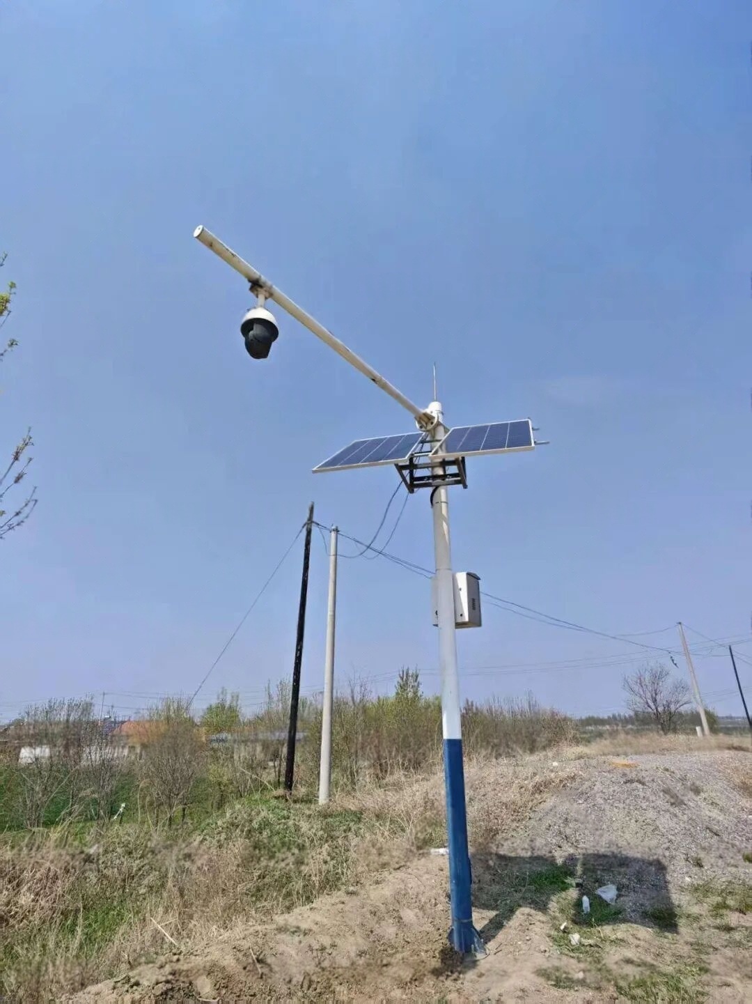 Pole-mounted solar power supply system with security camera in remote infrastructure monitoring applications confirms that integrated panel mounting, protected enclosure design, and stable load support improve off-grid surveillance reliability under outdoor exposure, limited grid access, and unattended maintenance conditions