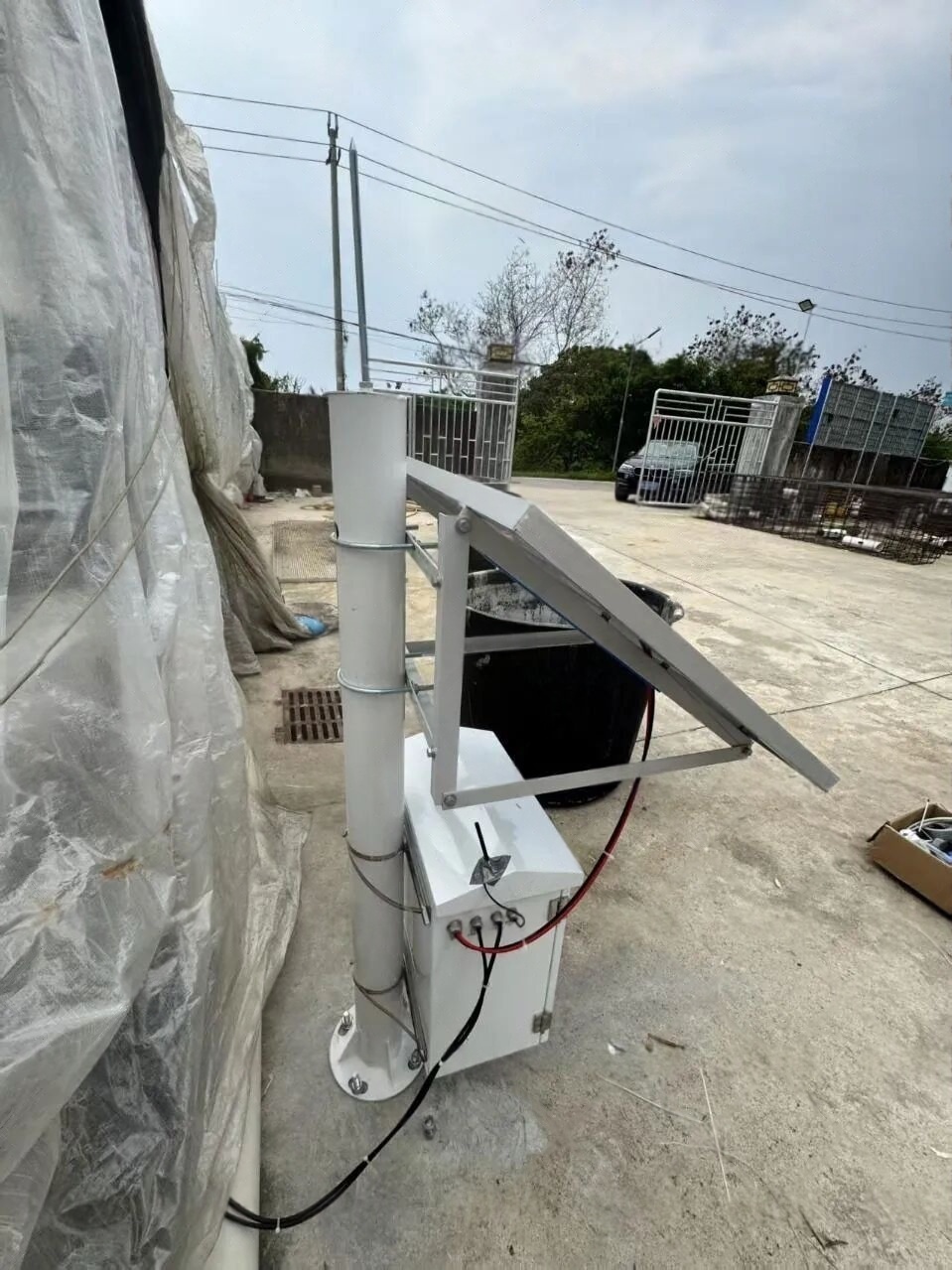 Pole-mounted solar power supply system for marine monitoring equipment demonstrates that integrated solar generation, enclosure placement, and cable routing can improve installation stability and maintenance access under outdoor deployment and off-grid power constraints
