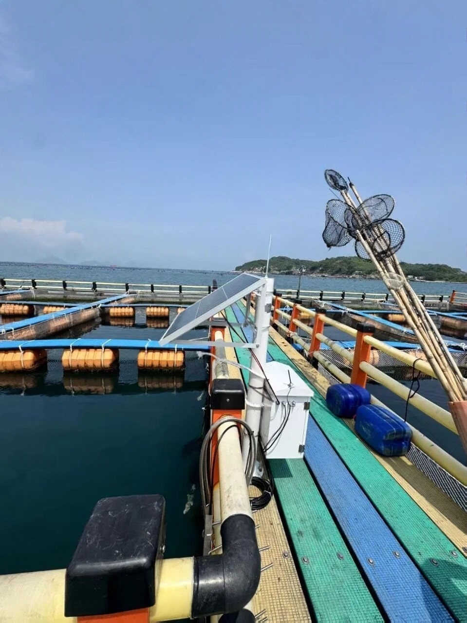 Solar Power Supply System For Marine Monitoring Equipment In Shanwei Offshore Aquaculture Areas